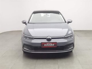 2022 Volkswagen Golf VIII, серебристый, 1680000 рублей, вид 3