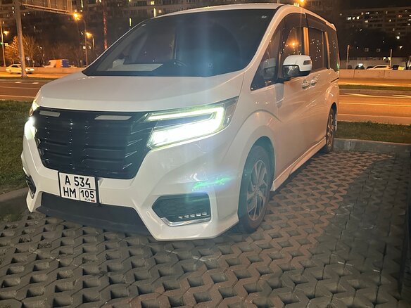 2020 Honda Stepwgn Spada V Рестайлинг, белый, 2450000 рублей - вид 1