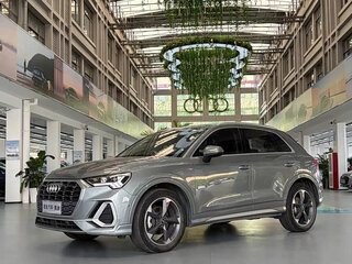 2023 Audi Q3 35 TFSI II (F3), серебристый, 2100000 рублей, вид 1