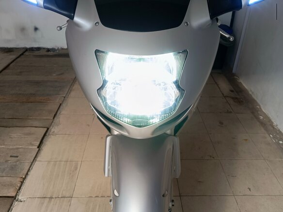 2001 Honda CBR 1100 XX, серебристый, 526000 рублей - вид 3