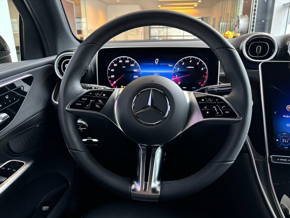 2024 Mercedes-Benz GLC 200 II (X254), чёрный, 6990000 рублей - вид 8