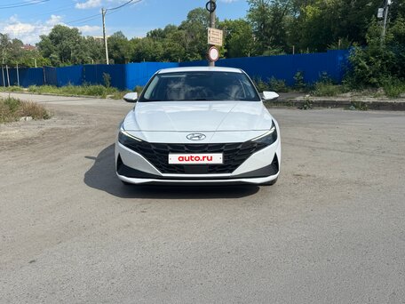 2021 Hyundai Elantra VII (CN7), белый, 1780000 рублей, вид 3