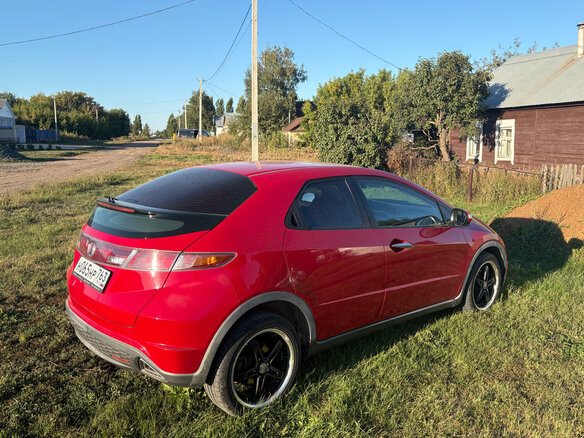2008 Honda Civic VIII, красный, 550000 рублей - вид 2