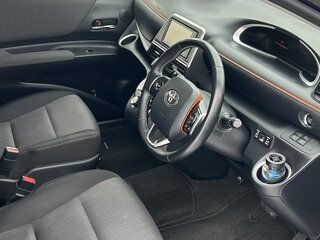2020 Toyota Sienta II Рестайлинг, чёрный, 1559000 рублей, вид 5