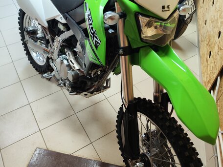 2017 Kawasaki KLX 250, зелёный, 550000 рублей, вид 4