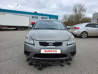 2010 Kia Rio II Рестайлинг, серебристый, 550000 рублей, вид 2