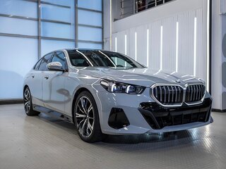 2024 BMW 5 серии 530i xDrive VIII (G60/G61/G68), серый, 8000000 рублей, вид 3