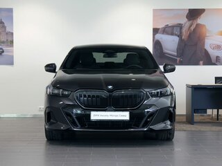 2024 BMW 5 серии 520d xDrive VIII (G60/G61/G68), серый, 8600000 рублей, вид 2