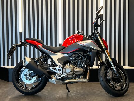 2026 QJMotor SRK 550, красный, 569000 рублей, вид 3