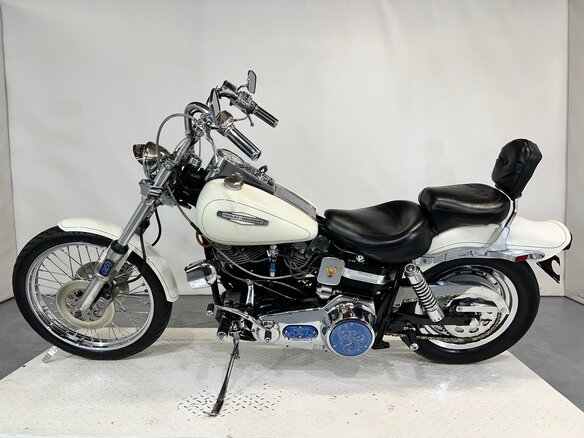 1980 Harley-Davidson Dyna Wide Glide, белый, 1500000 рублей - вид 1