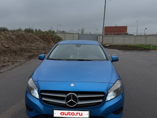 2015 Mercedes-Benz A-Класс 180 III (W176), голубой, 1500000 рублей, вид 3