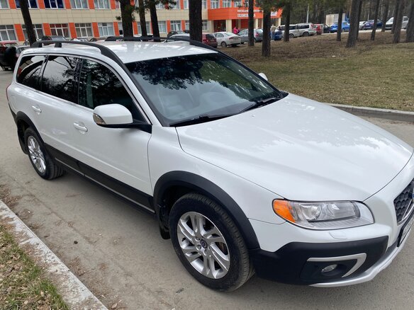 2014 Volvo XC70 II Рестайлинг, белый, 1805000 рублей - вид 1