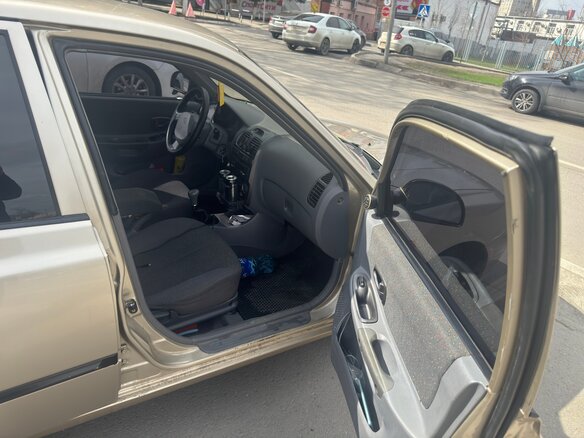 2004 Hyundai Accent ТагАЗ II, бежевый, 400000 рублей - вид 7