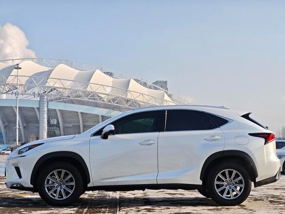 2021 Lexus NX 200 I Рестайлинг, белый, 3750000 рублей - вид 3