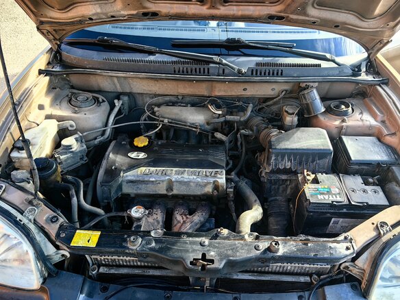 2001 Hyundai Santa Fe I, золотистый, 650000 рублей - вид 15