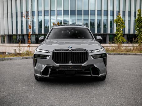 2026 BMW X7 40d I (G07) Рестайлинг, серый, 17490000 рублей, вид 2