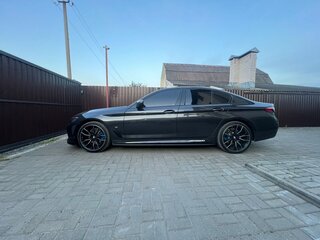 2021 BMW 5 серии 520d xDrive VII (G30/G31/G38) Рестайлинг, серый, 6200000 рублей, вид 4