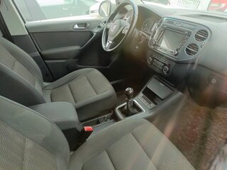 2012 Volkswagen Tiguan I Рестайлинг, серебристый, 870000 рублей, вид 3