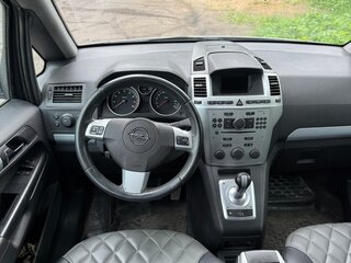 2010 Opel Zafira B Рестайлинг, серебристый, 420000 рублей, вид 5