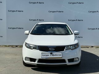 2010 Kia Cerato 6-speed II, белый, 780000 рублей, вид 2