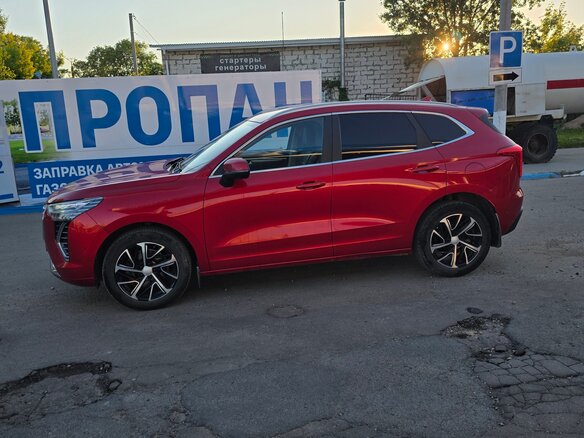 2022 Haval Jolion I, красный, 1620000 рублей - вид 4
