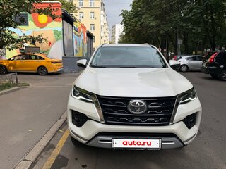 2021 Toyota Fortuner II Рестайлинг, белый, 6000000 рублей, вид 1