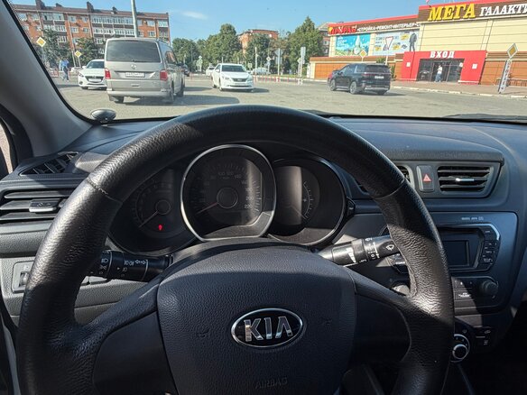 2013 Kia Rio 4-speed III, белый, 880000 рублей - вид 14