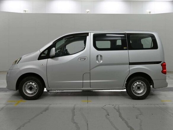 2018 Nissan NV200, серебристый - вид 6