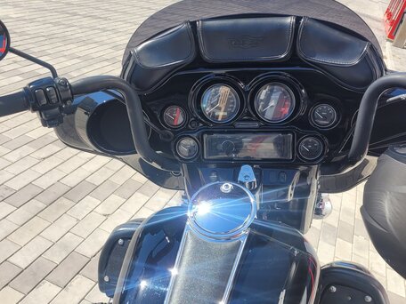 2005 Harley-Davidson Electra Glide, чёрный, 700000 рублей, вид 5