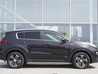 2018 Kia Sportage IV Рестайлинг, чёрный, 1985000 рублей, вид 4