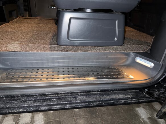 2008 Volkswagen Multivan T5, чёрный, 2250000 рублей - вид 13