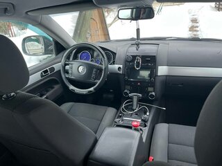 2009 Volkswagen Touareg I Рестайлинг, чёрный, 1000000 рублей, вид 5