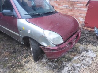 2000 Daihatsu Sirion I (M1), красный, 80000 рублей, вид 4