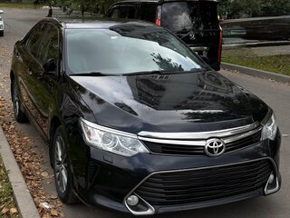 2016 Toyota Camry VII (XV50) Рестайлинг, чёрный, 2150000 рублей, вид 2