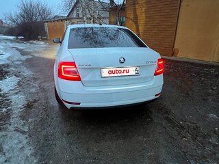2017 Skoda Octavia III (A7) Рестайлинг, белый, 1550000 рублей, вид 5