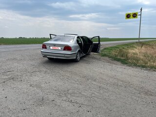 1999 BMW 5 серии 528i IV (E39), белый, 550000 рублей, вид 3