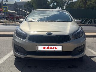 2016 Kia Ceed II Рестайлинг, серебристый, 1300000 рублей, вид 1