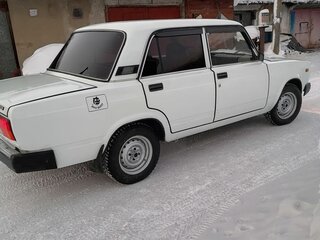 2009 Lada (ВАЗ) 2105, белый, 290000 рублей, вид 3