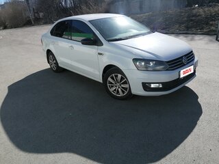 2017 Volkswagen Polo V Рестайлинг, белый, 830000 рублей, вид 4