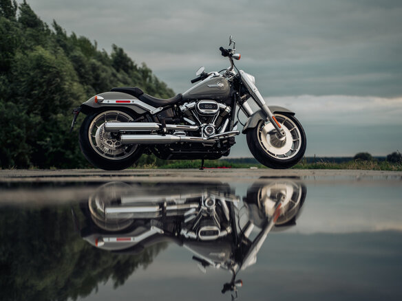 2023 Harley-Davidson Fat Boy, серый, 2500000 рублей - вид 1