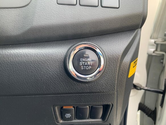 2014 Toyota ISis I Рестайлинг, белый, 1188008 рублей - вид 7
