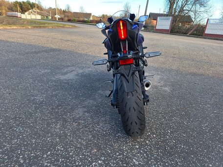 2024 Yamaha YZF-R7, синий, 850000 рублей, вид 4