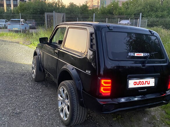 2002 Lada (ВАЗ) 2121 (4x4) I Рестайлинг, чёрный, 333333 рублей - вид 2