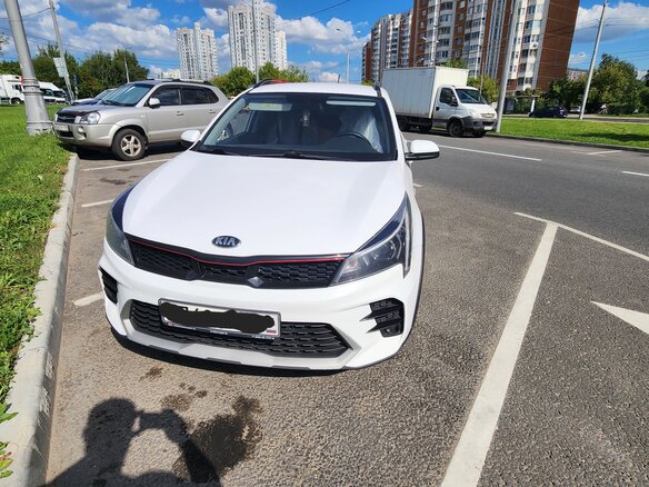 2021 Kia Rio X IV Рестайлинг, белый, 1560000 рублей - вид 2