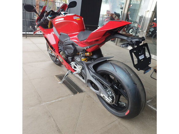 2025 Ducati Panigale V4, красный, 3300000 рублей - вид 4
