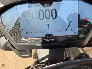 2021 Triumph Street Triple, чёрный, 899000 рублей, вид 3