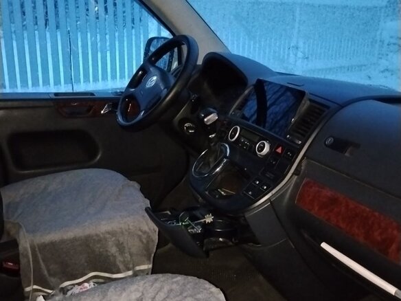 2008 Volkswagen Multivan T5, серебристый, 1300000 рублей - вид 5
