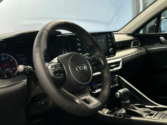 2021 Kia K5 III, жёлтый - вид 21