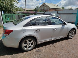 2010 Chevrolet Cruze I, серебристый, 470000 рублей, вид 4