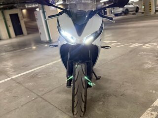 2023 Triumph Daytona 660, белый, 840000 рублей, вид 4
